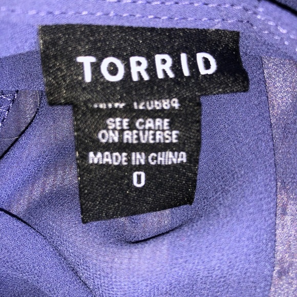 Torrid Size “0” Sheer Summer Top Long in Back - Picture 4 of 6